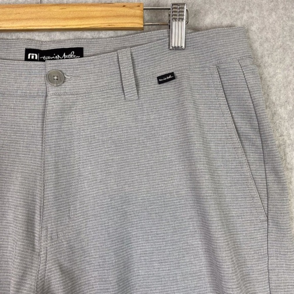 Travis Mathew Shorts Mens 36 Golf Grey Striped Performance Chino - Picture 2 of 7